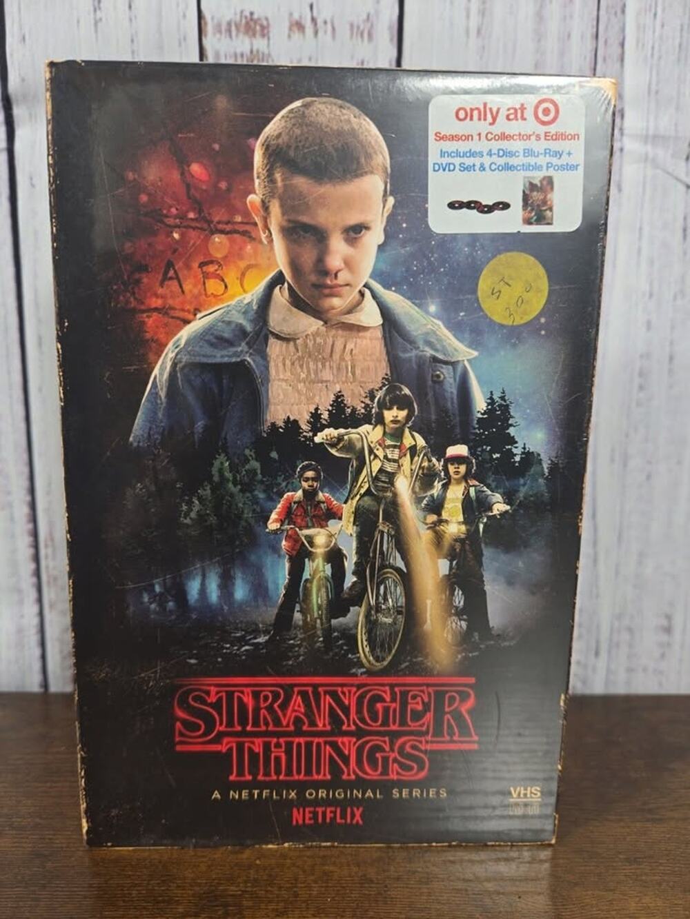 Stranger Things Season 1 4-Disc Blu-Ray+DVD+Poster Target Exclusive Collectors